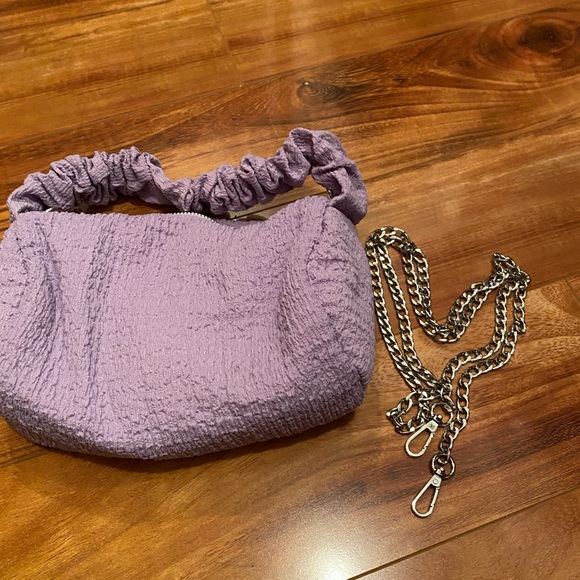 Ruched Lavender Shoulder Bag With Detachable Chain - Picture 2 of 5